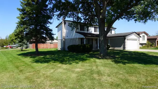 Sterling Heights, MI 48310 3371,4415 FOX HILL Drive
