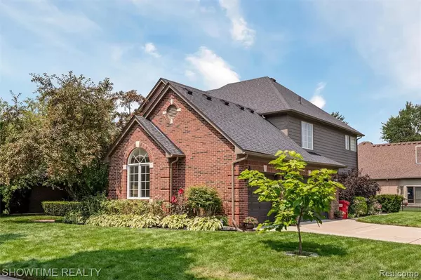 Macomb, MI 48042 6116,18563 Cracklewood Drive