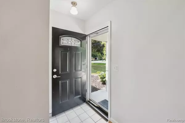 Clarkston, MI 48346 2400,6040 Cramlane Drive