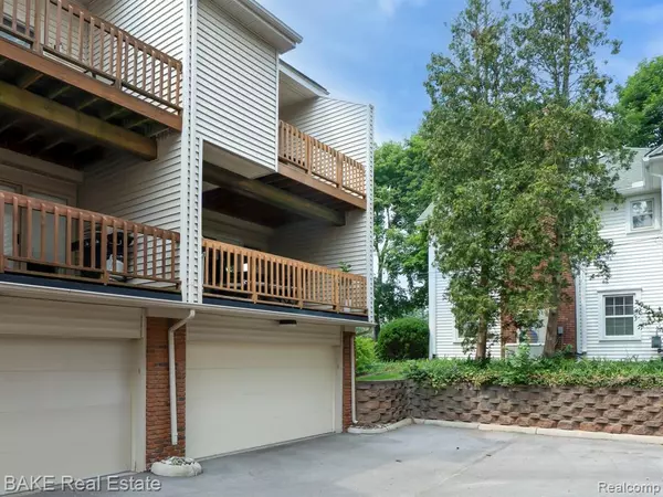 Plymouth, MI 48170 1649,381 Hamilton Street