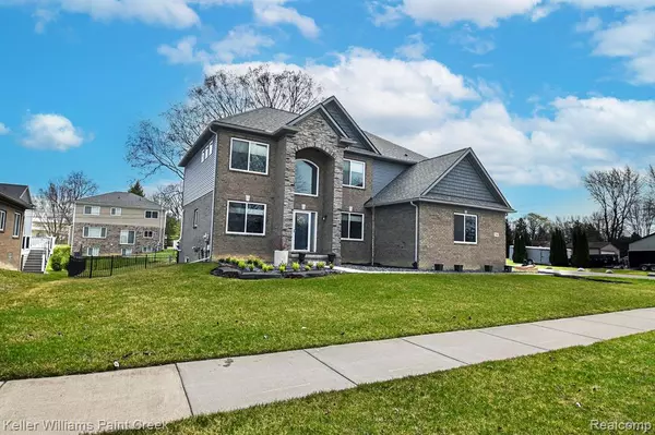 Rochester Hills, MI 48309 4421,3399 MILDRED Avenue