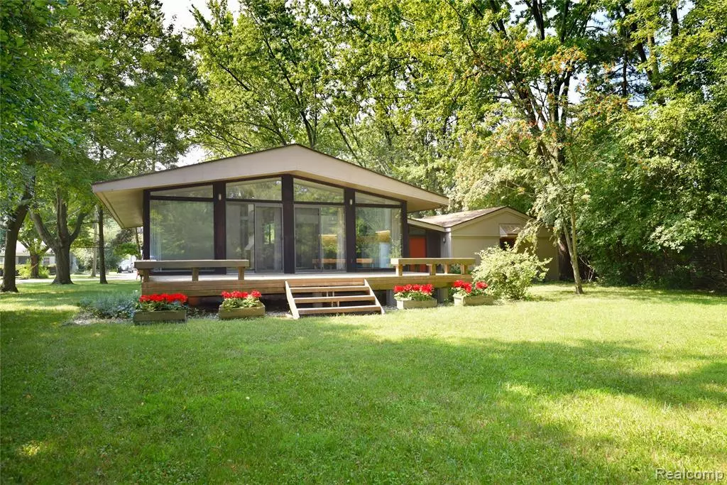 Southfield, MI 48075 3481,17380 Louise Street