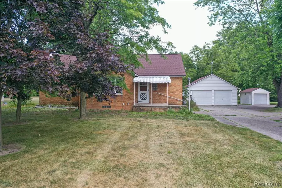 430 N Center Road, Saginaw, MI 48638 5850