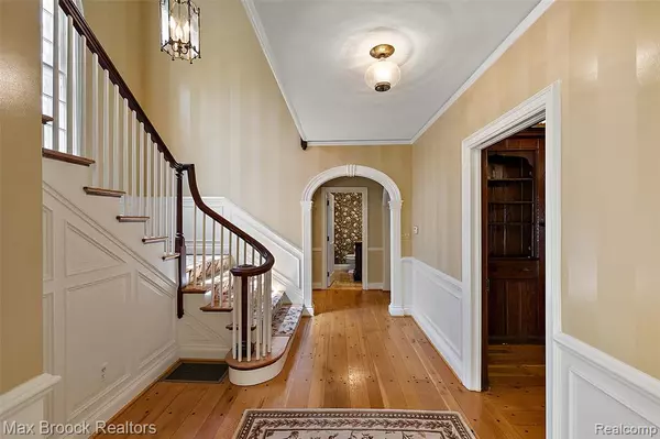 Bloomfield Hills, MI 48301 2347,748 Waddington Street