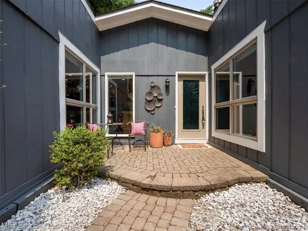Bloomfield Hills, MI 48302 0441,310 Kendry Avenue