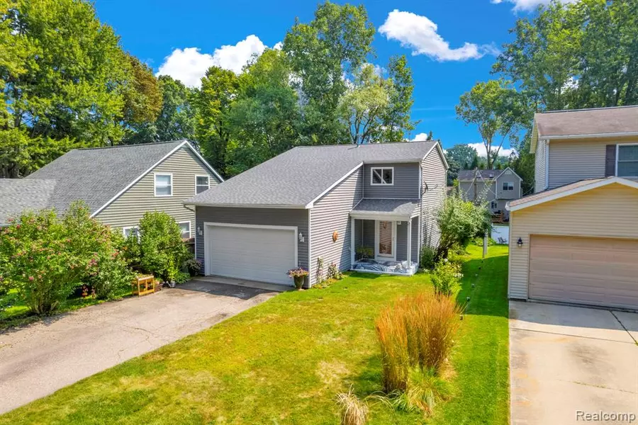 3852 Florman, Waterford, MI 48329 1018