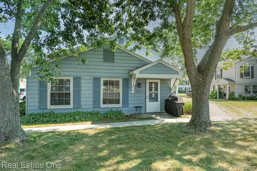 2652 Wildwood Court, Lake Orion, MI 48360 1758