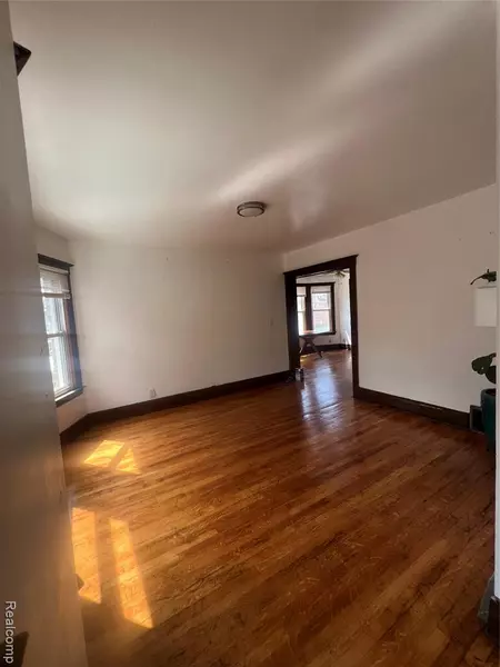 2925 HELEN Street, Detroit, MI 48207