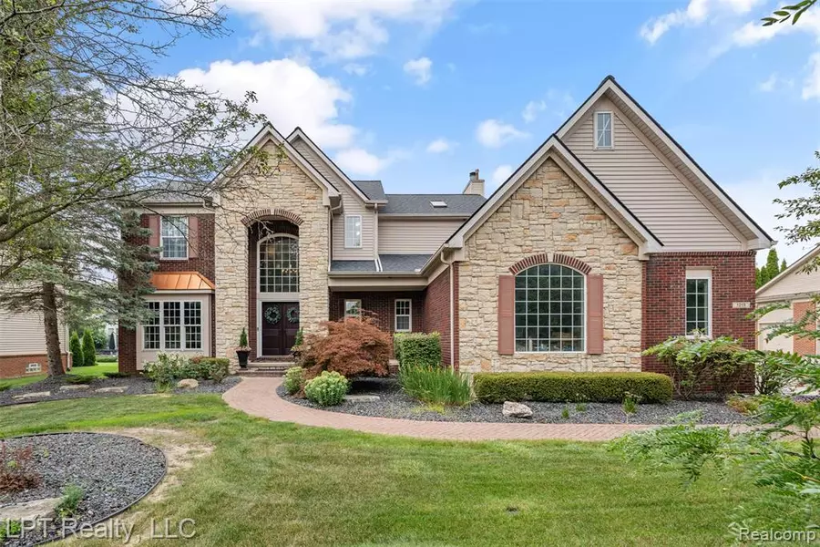 1215 Hackney Court, South Lyon, MI 48178 8712