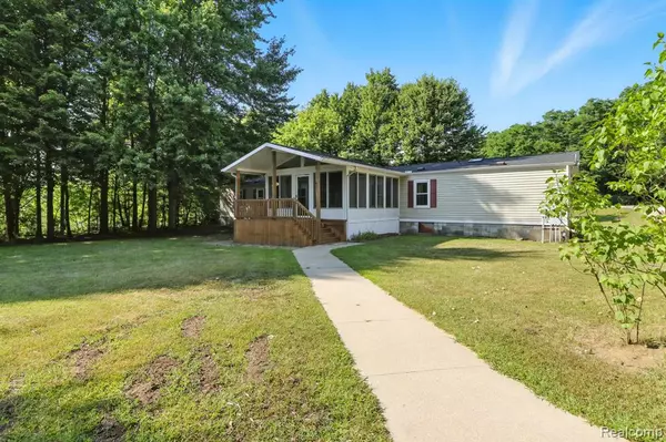3125 W Sanilac Road, Vassar, MI 48768 9555
