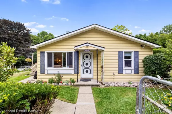 8990 Woodlawn Avenue, Clarkston, MI 48348 3489