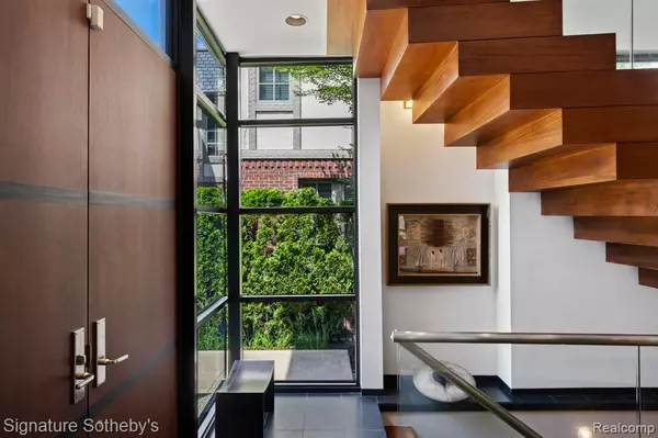 Birmingham, MI 48009 1409,630 W Frank Street