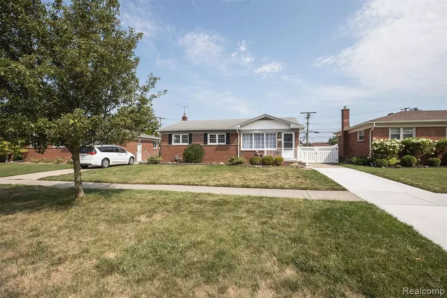 2800 Marian Drive, Trenton, MI 48183 4144