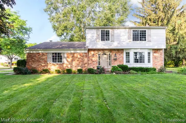 3715 Ledge Drive, Troy, MI 48084 1137