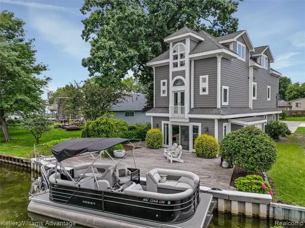 Keego Harbor, MI 48320,2182 Park Circle