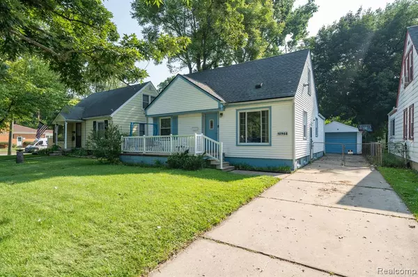 Redford, MI 48239 3905,15988 Delaware Avenue