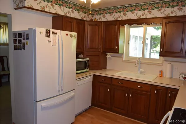 Flushing, MI 48433 1560,532 James Connis Drive