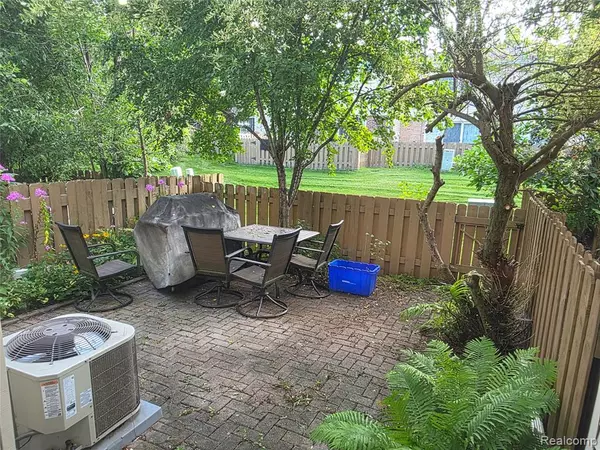 Troy, MI 48098 2622,1812 Brentwood Drive
