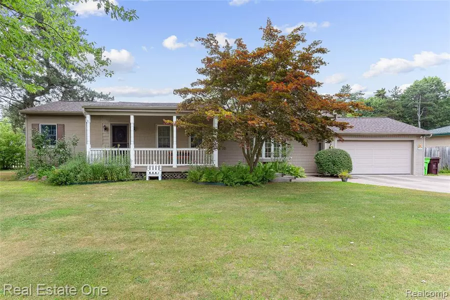 940 Sebek Street, Oxford, MI 48371 4455