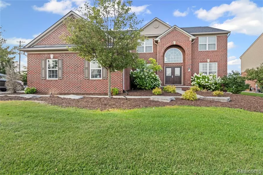 1917 Ravenhill Drive, Sterling Heights, MI 48314 3780