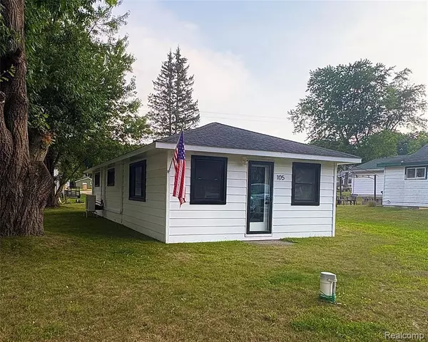 105 Grandview Avenue, Roscommon, MI 48653 8729