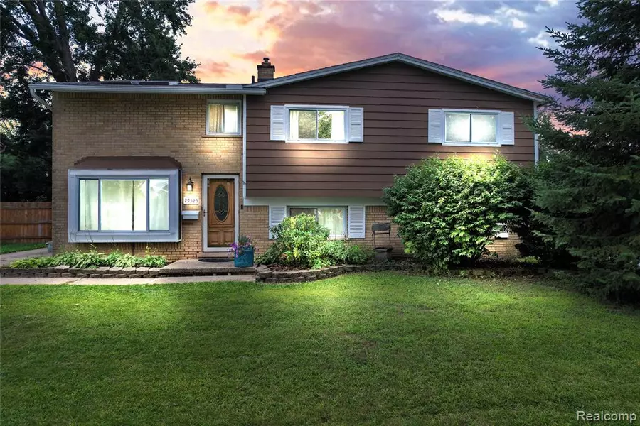 29525 Curtis Road, Livonia, MI 48152 3431