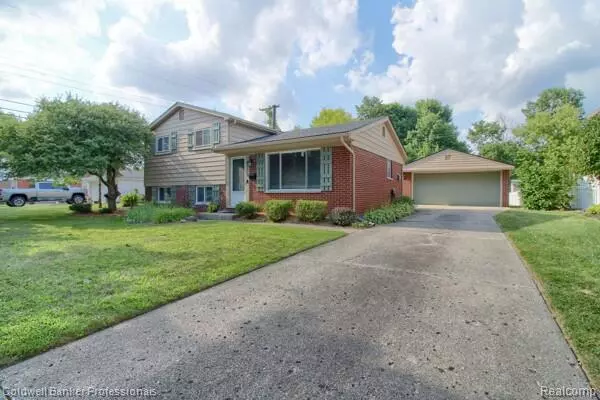 Plymouth, MI 48170 4302,41928 River Oaks