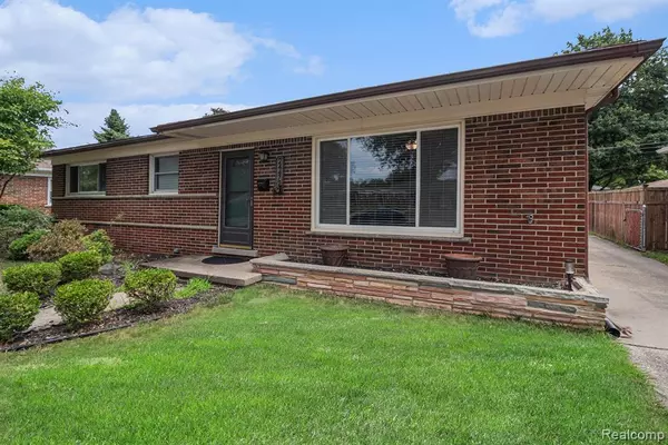 Warren, MI 48091 1790,24472 Beierman Avenue