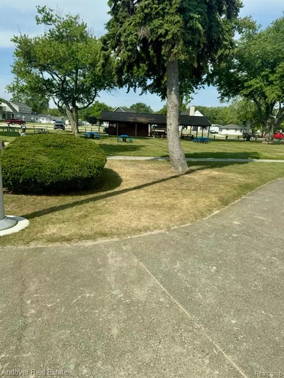 Lexington, MI 48450,7690 Holiday Boulevard