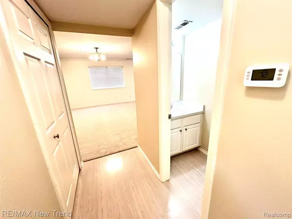 Southfield, MI 48034 5710,26949 Farmbrook Villa Drive