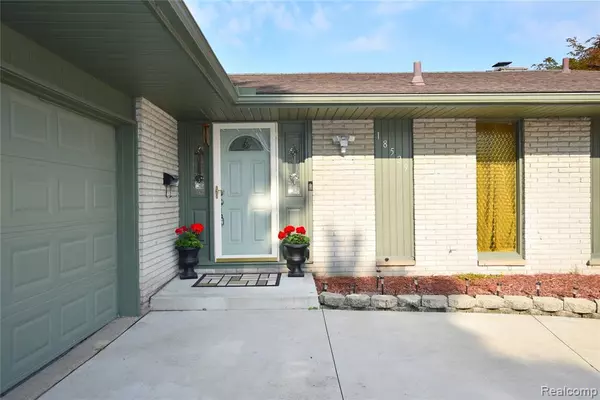 Livonia, MI 48152 4708,18529 Westbrook Drive