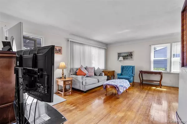 Livonia, MI 48150 4011,9077 Hugh Street