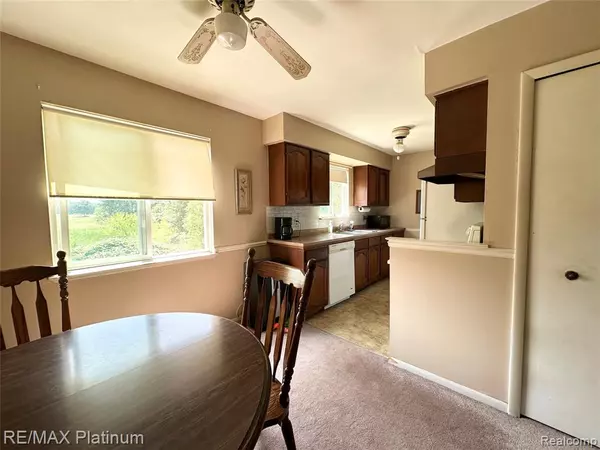 Howell, MI 48855 7706,5741 Crandall Road