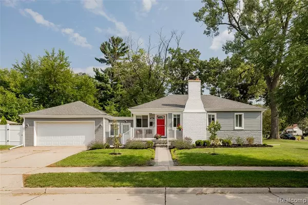 10200 Kenwood Street, Oak Park, MI 48237 2215