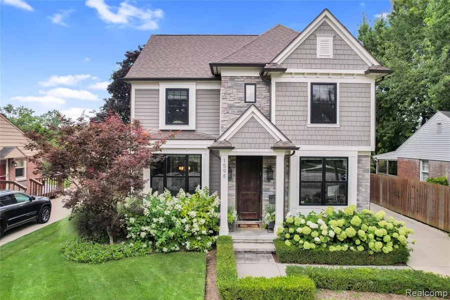 1598 Pierce Street, Birmingham, MI 48009 2002
