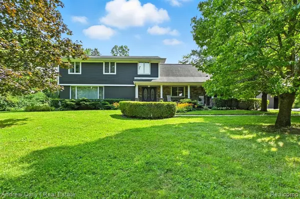 6300 Brookville Road, South Lyon, MI 48178 7004