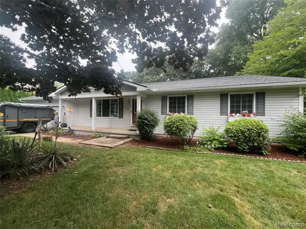 13296 Torrey Road, Fenton, MI 48430 1038