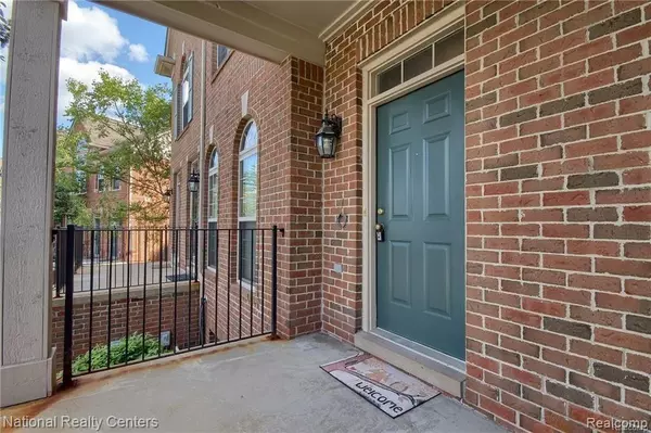 Northville, MI 48168 3963,39637 SPRINGWATER Drive