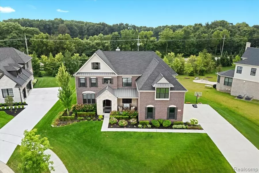 47695 Wales Court, Novi, MI 48167 8526