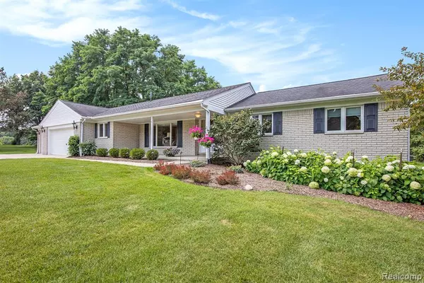 3210 S Hadley Road, Ortonville, MI 48462 9114