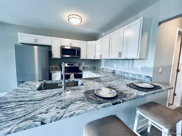 South Lyon, MI 48178,25323 Potomac Drive