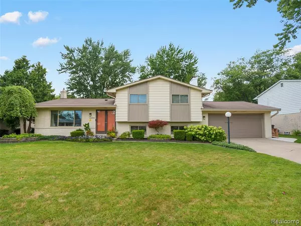 39519 Twenlow Drive, Clinton Township, MI 48038 5708