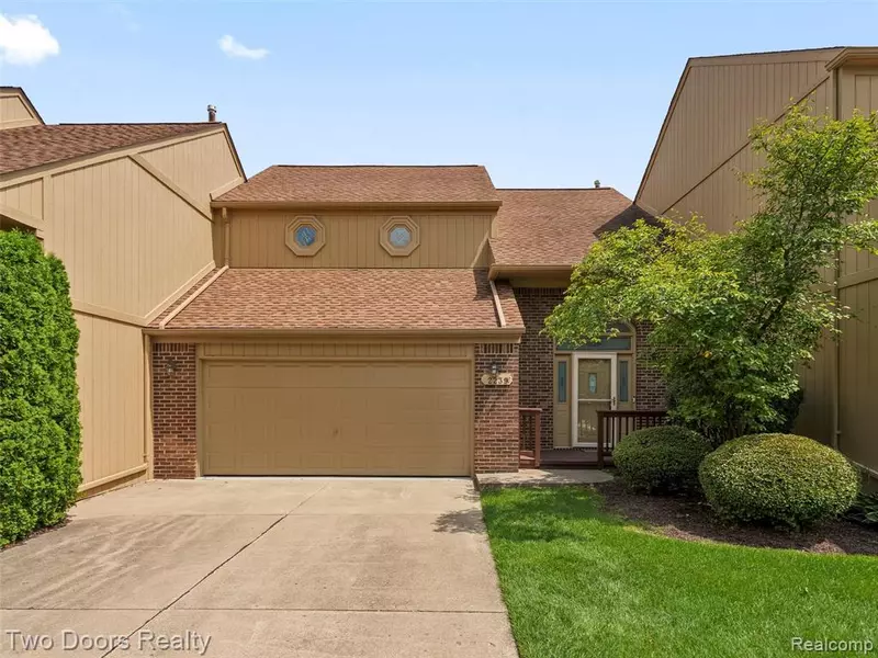 2239 Crystal Drive, Rochester Hills, MI 48309 3755