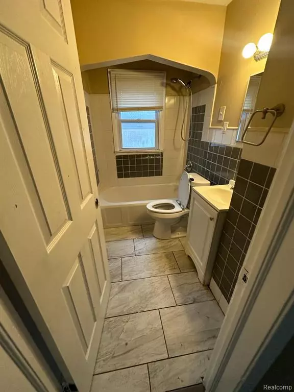 Detroit, MI 48227 2074,12055 Prest Street