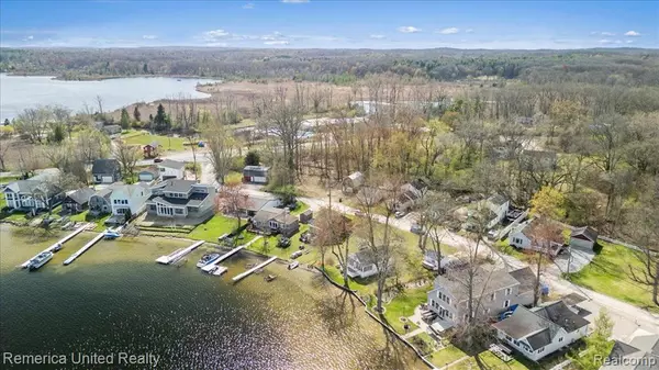 9623 Winston Road, Pinckney, MI 48169