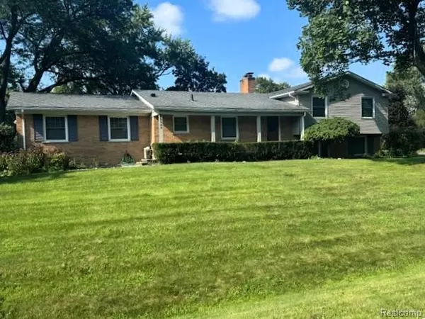 Troy, MI 48084 1080,2666 Townhill