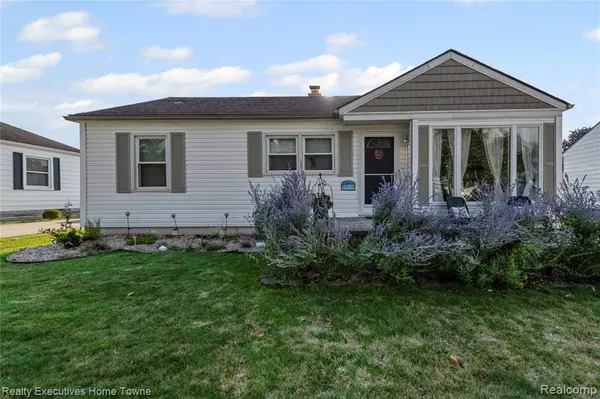 1410 Hampton Road, Mount Clemens, MI 48043 3051