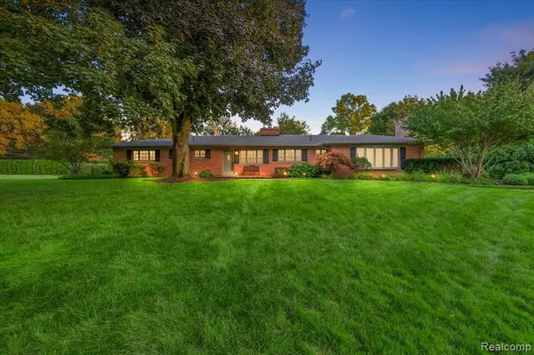 960 N Reading Road, Bloomfield Hills, MI 48304 2041