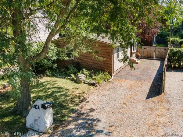 Royal Oak, MI 48067 4806,402 N West Street