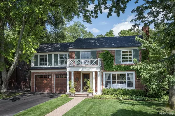 290 Chesterfield Avenue, Birmingham, MI 48009 1285